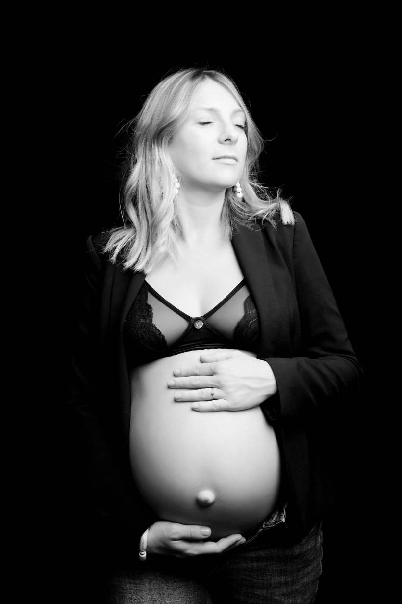 photo séance grossesse-maman-bebe-allaitement